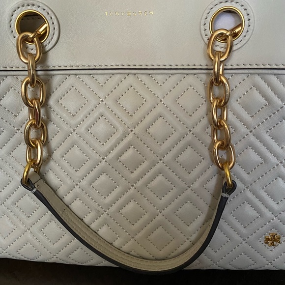 TORY BURCH
Fleming Small Leather Tote. New with tag - Picture 8 of 10